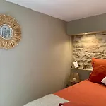Natural Suite En Centre Ville Avec Spa Et Jardin